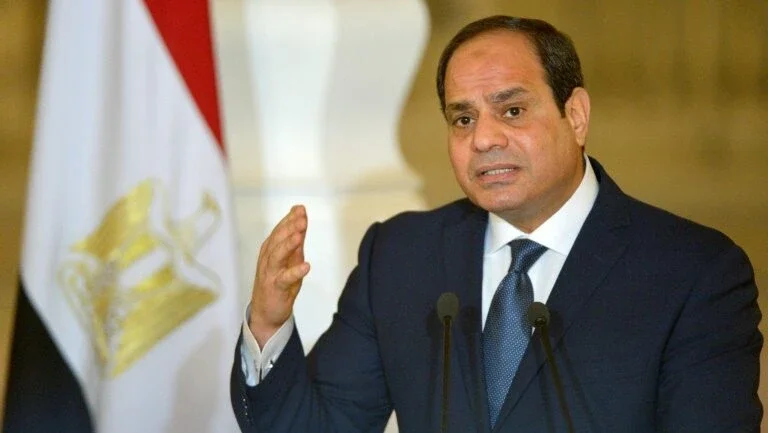 Presidente egípcio Al Sisi anuncia que vai tentar reeleição