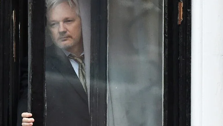 Presidente equatoriano diz que Assange é um 