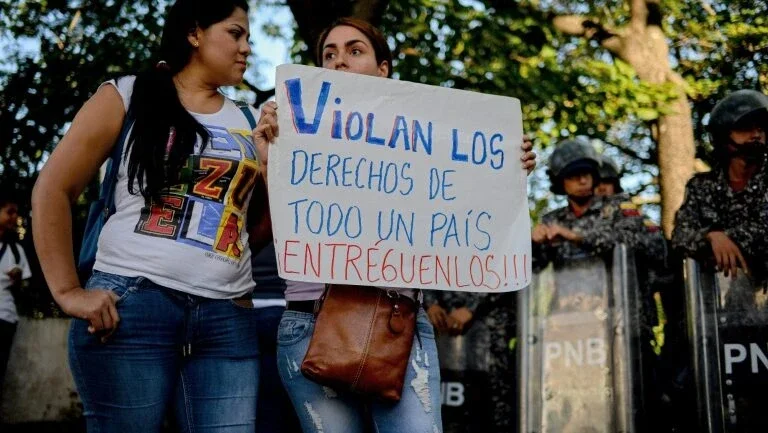 Piloto rebelde Óscar Pérez é enterrado em Caracas, sem aval da família