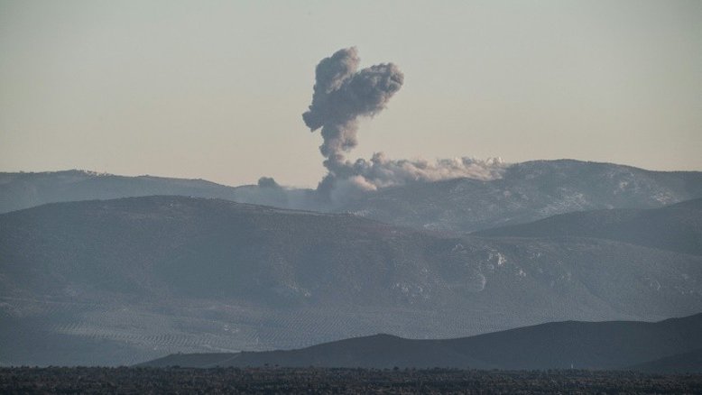 Turquia lança operação contra milícia curda na Síria, bombardeios matam dez