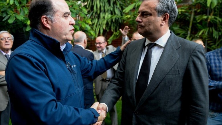 Espanha declara 'persona non grata' embaixador da Venezuela