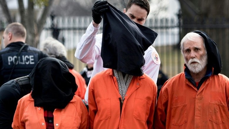 Prisioneiros de Guantánamo processam Trump por postura anti-islâmica