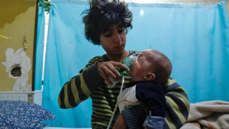 Governo Assad é acusado de novo ataque químico perto de Damasco