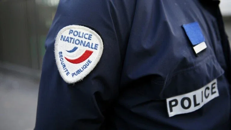 Loja de alimentos kosher é incendiada perto de Paris