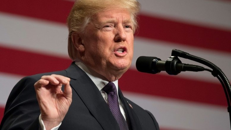 Donald Trump vai a Davos, após fim da crise orçamentária nos EUA