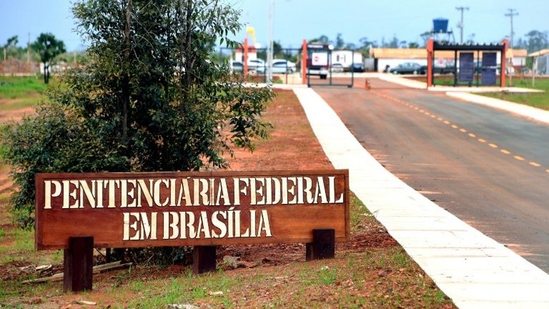 Presídios brasileiros, uma antologia de violência sem trégua