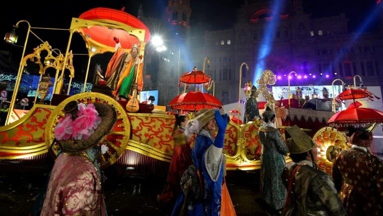 Drag queen em desfile de Reis gera polêmica na Espanha