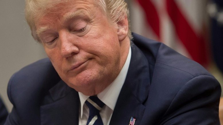 Trump dá a entender que não usou o termo "países de merda"