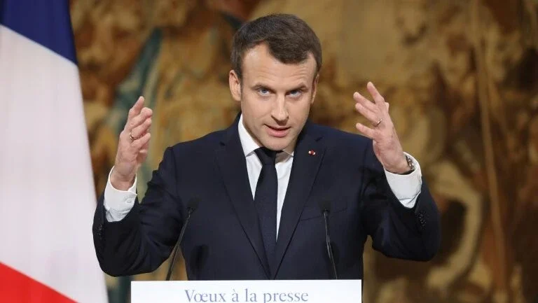 Macron anuncia lei contra 