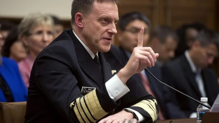 Mike Rogers abandonará direção de Segurança Nacional dos EUA