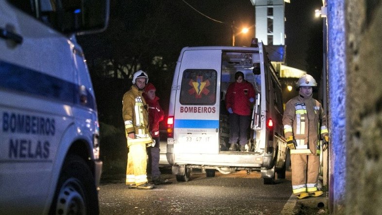 Incêndio em centro cultural mata 8 pessoas em Portugal