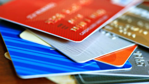 8 em cada 10 famílias paulistanas têm dívidas com cartão de crédito
