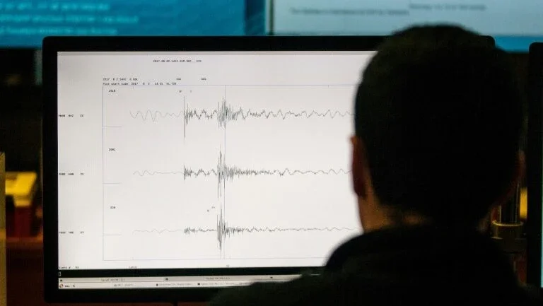 Alerta de tsunami cancelado após terremoto no Alasca