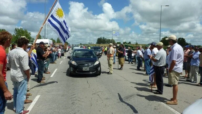 Governo do Uruguai e agricultores se enfrentam em queda de braço