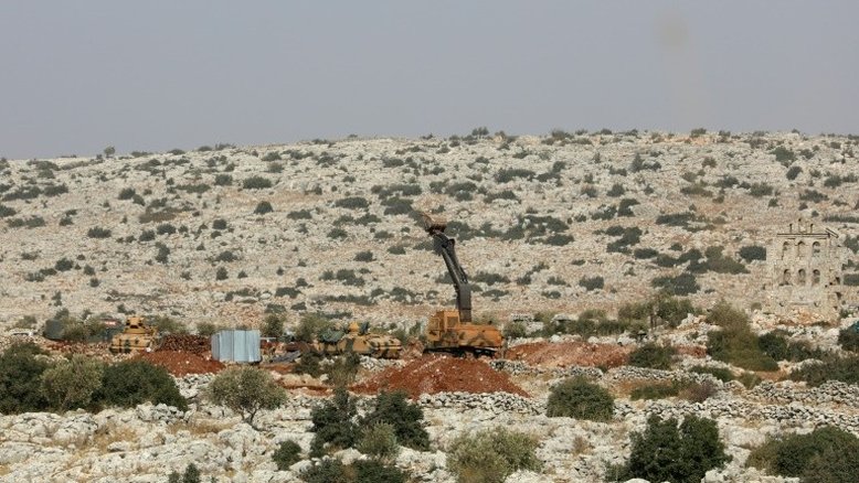 Turquia bombardeia enclave curdo no norte da Síria