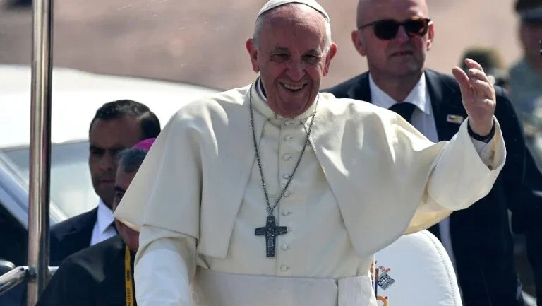 Papa diz que acusação contra bispo chileno sobre pedofilia é calúnia