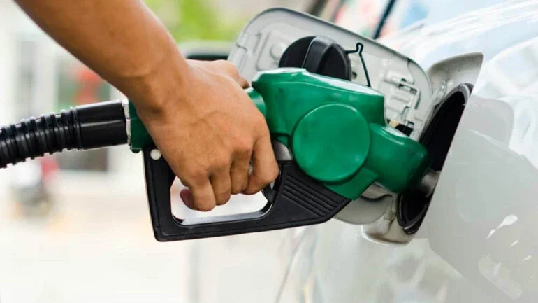 Distribuidoras dizem que abastecimento deve chegar a 100% amanhã