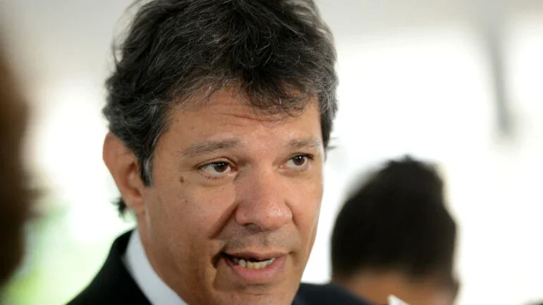 Haddad vira réu em ação que apura prejuízo de R$ 5,2 mi com ciclovia