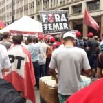 "Vim aqui falar de minha candidatura. Vamos ganhar as eleições", diz Lula em manifestação