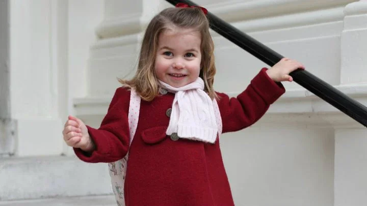 Princesa Charlotte começa a frequentar creche em Londres
