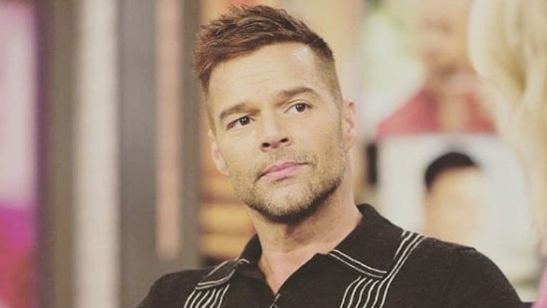'Foi extremamente doloroso', diz Ricky Martin sobre assumir homossexualidade