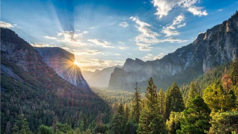 Parque Nacional de Yosemite, na Califórnia, oferece paisagens deslumbrantes aos apreciadores da natureza