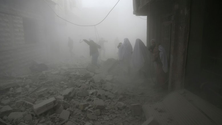 Bombardeios contra zona rebelde perto de Damasco matam 28 civis