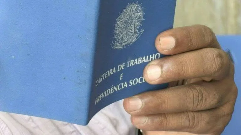 Em 2018, taxa de desemprego cai em 18 das 27 unidades da federação, diz IBGE