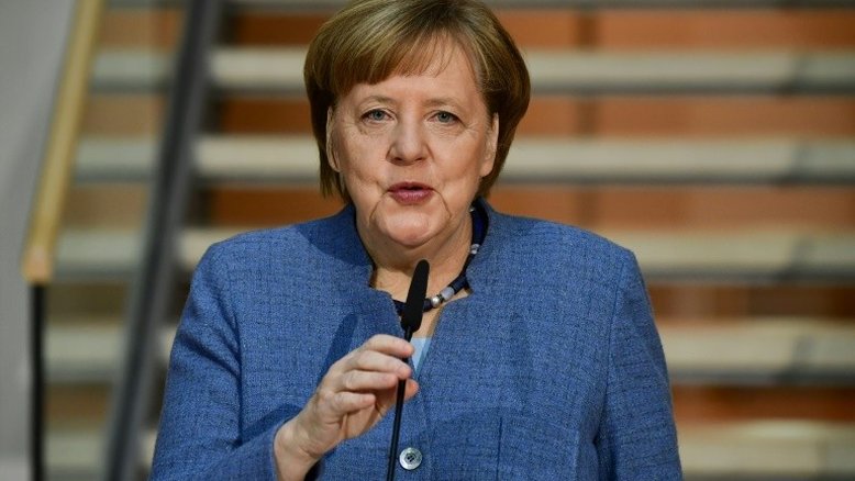 Merkel e social-democratas continuam amanhã 'difíceis' negociações