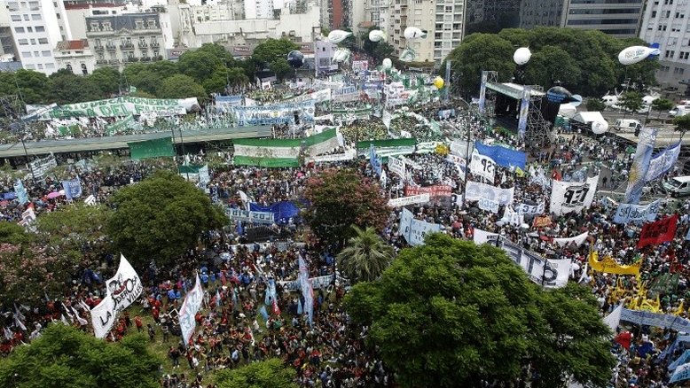 Sindicatos protestam na Argentina contra políticas de Macri