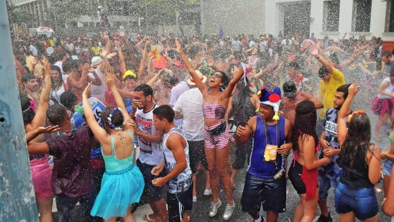 PM do Rio proíbe desfile de bloco e agremiações recorrem da decisão