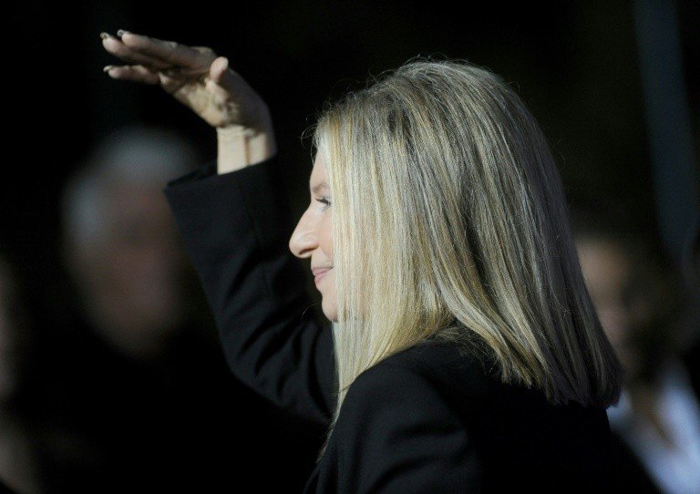 Atriz barbra streisand conta que clonou duas vezes cão de estimação