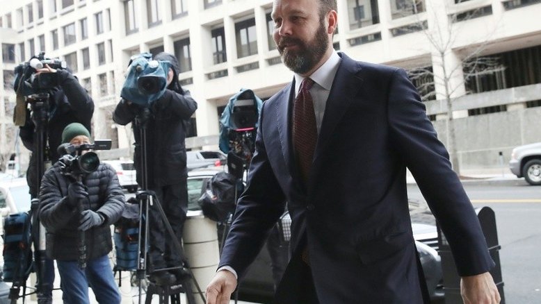 Ex-assessor de Trump se declara culpado em caso sobre ingerência russa