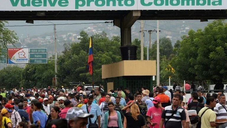 Pobreza na Venezuela escala a 87%, graças à hiperinflação, diz estudo