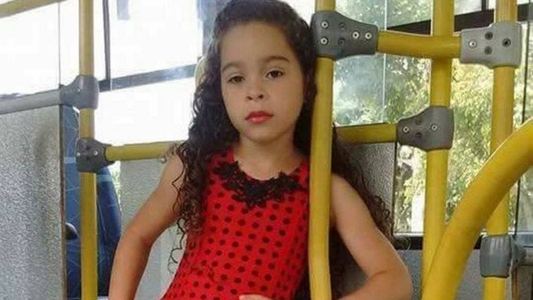 Menina de sete anos morre após imitar "desafio do desodorante"