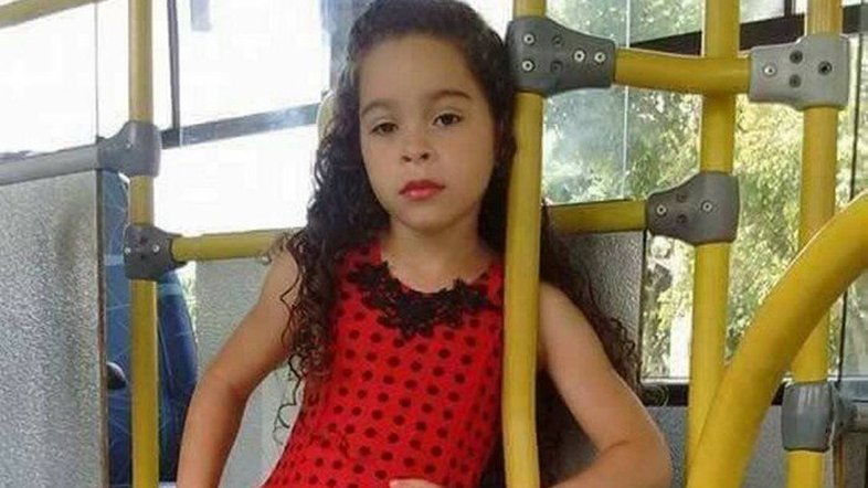 Menina de sete anos morre após imitar "desafio do desodorante"