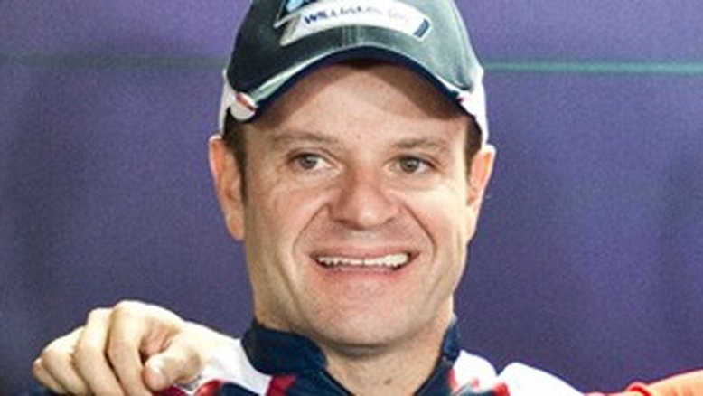 Barrichello é internado com problema em veia da cabeça, mas avisa que está bem