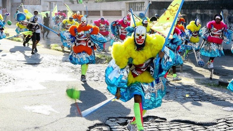 Mais de 100 "bate-bolas" são detidos após arrastão no Centro do Rio