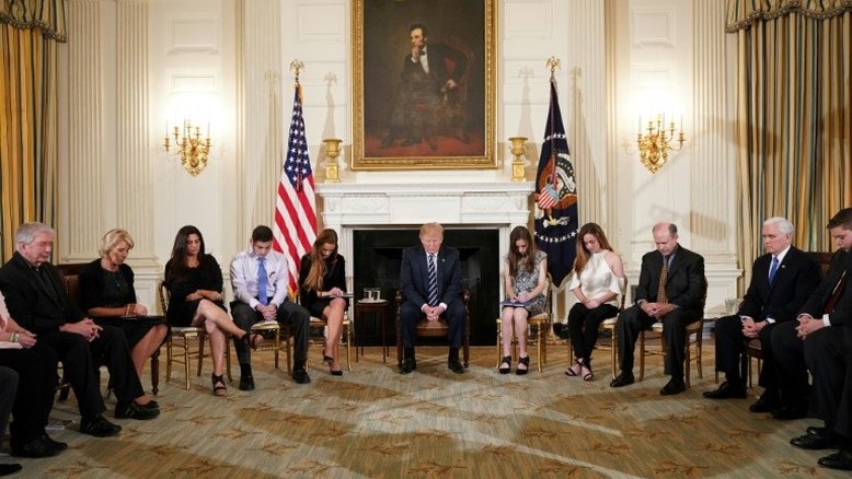 Trump insiste em armar professores para evitar ataques em escolas