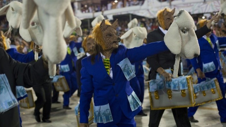 Beija-flor vence o Carnaval do Rio com desfile contra a corrupção