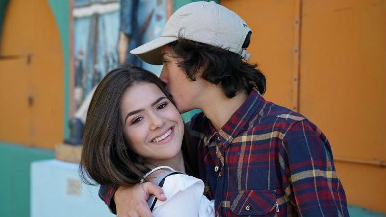 'Tô namorando', diz Maisa ao postar fotos em clima de romance