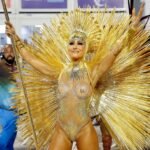 Sabrina Sato brilha em desfile da Vila Isabel na Sapucaí; fotos