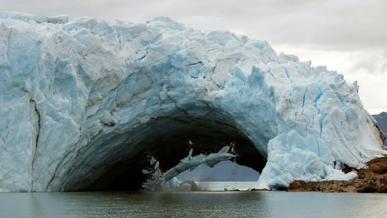 Ponte da geleira Perito Moreno caiu na Patagônia argentina