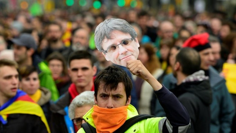 Carles Puigdemont permanece detido na Alemanha