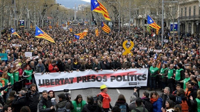 Separatistas catalães perseguidos e divididos