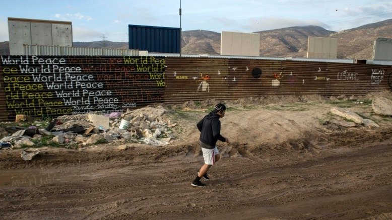 Nove dados sobre os protótipos de muro fronteiriço de Trump