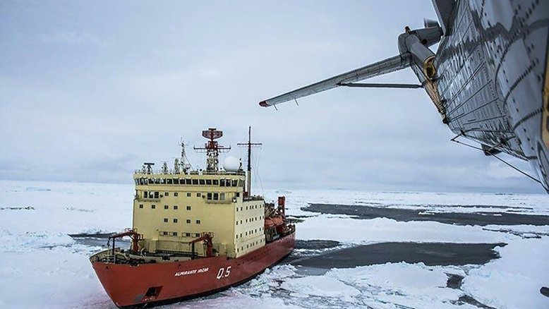 Quebra-gelo argentino resgata cientistas dos EUA presos na Antártica