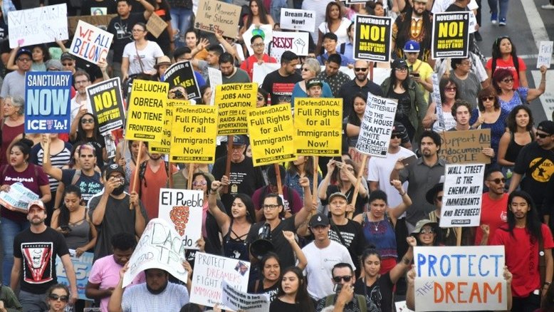 Governo americano processa Califórnia por leis pró-imigrantes