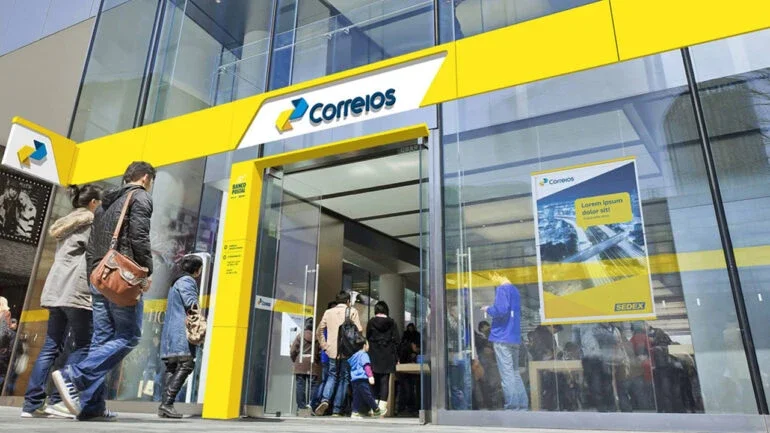 Já vai tarde, Correios