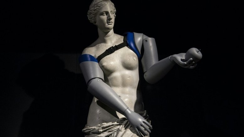 Vênus de Milo recebe braços de impressora 3D